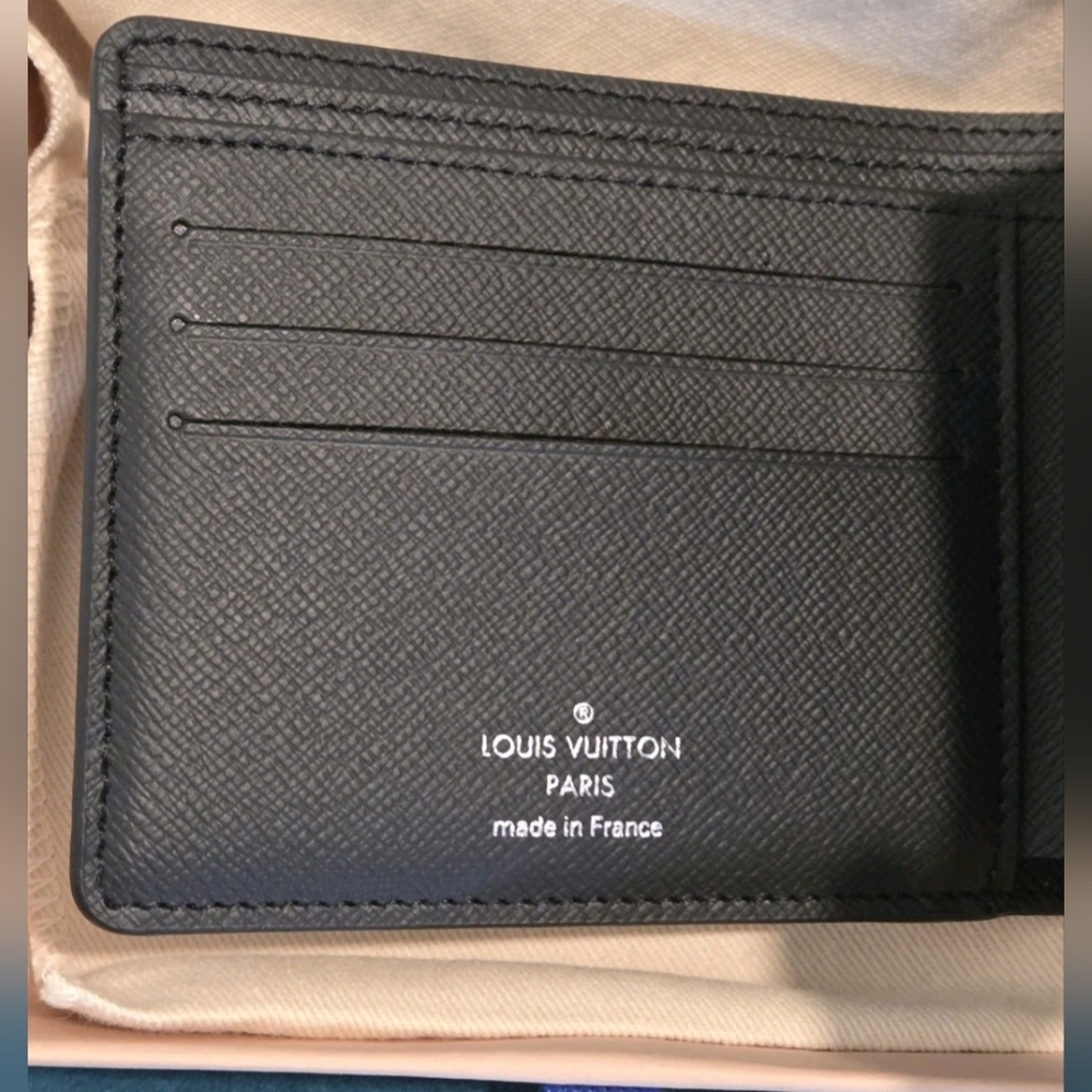 Louis Vuitton Men’s Black Monogram Eclipse Multiple Bifold Wallet M61695 (NWT) - Picture 7 of 10